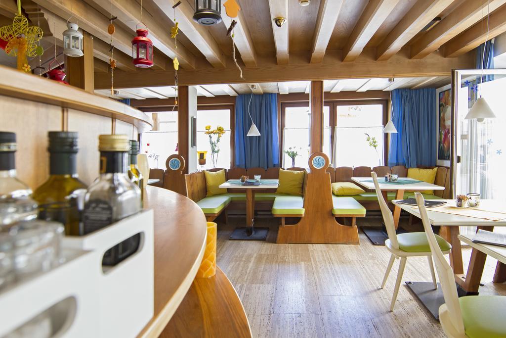 Chalet Madrisa Corvara In Badia Bagian luar foto