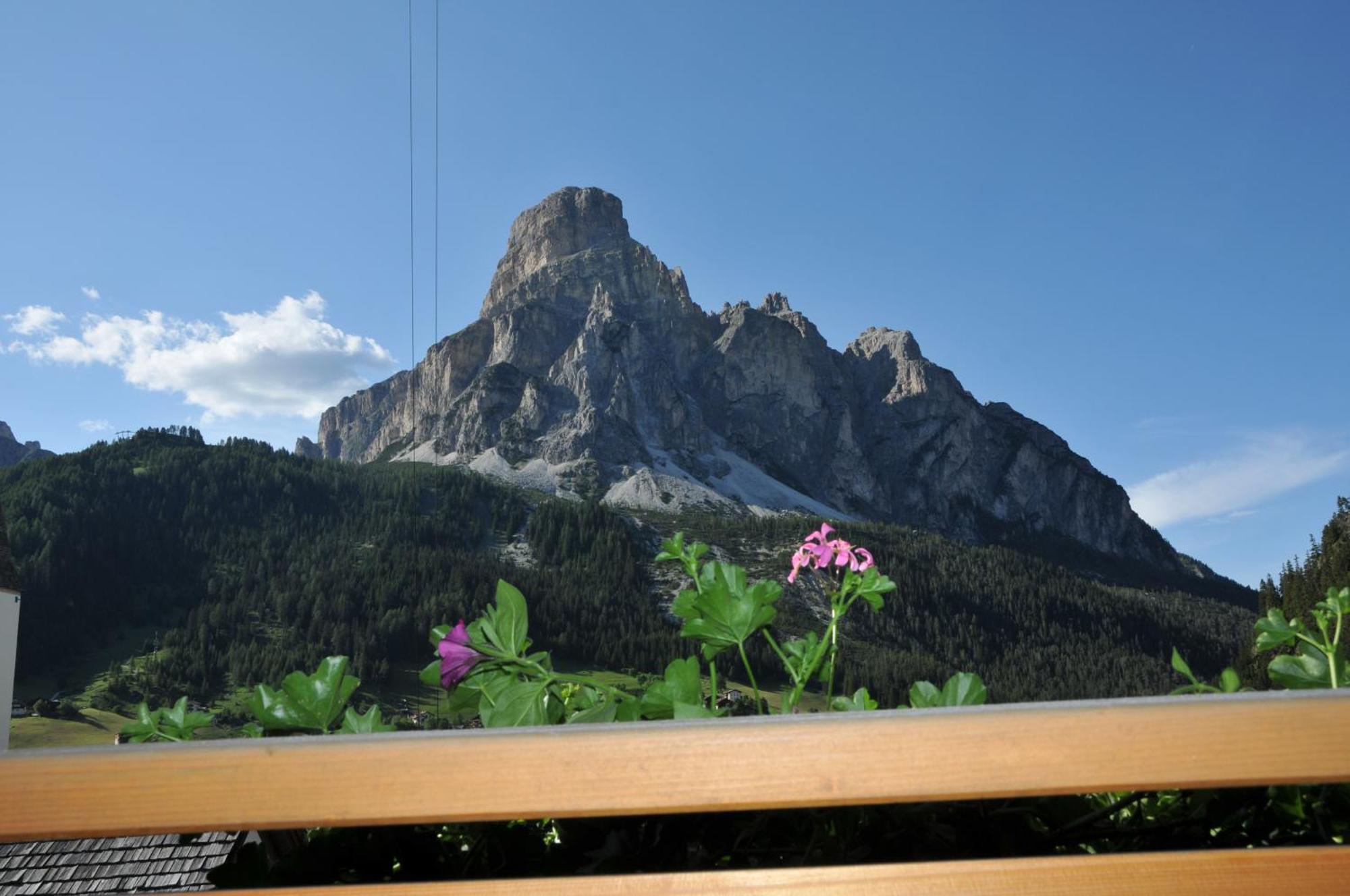 Chalet Madrisa Corvara In Badia Bagian luar foto