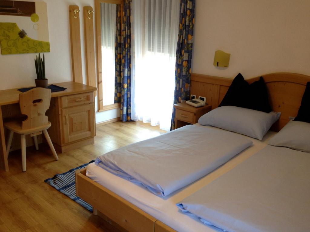 Chalet Madrisa Corvara In Badia Bagian luar foto