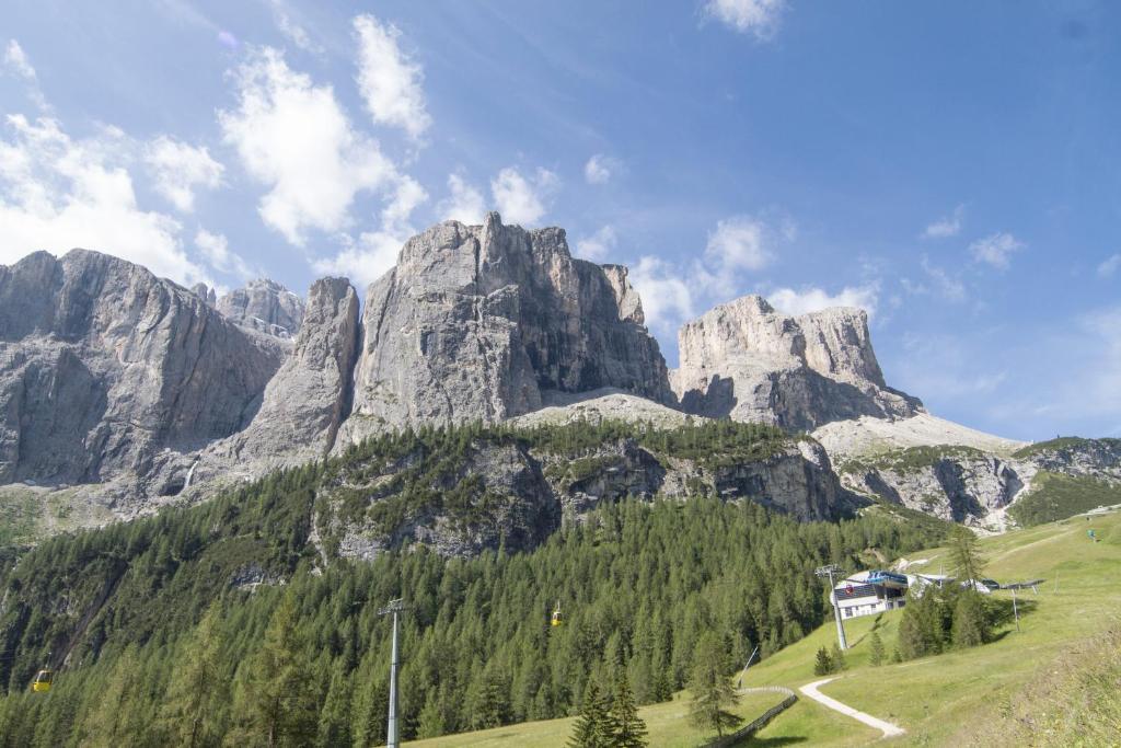 Chalet Madrisa Corvara In Badia Bagian luar foto