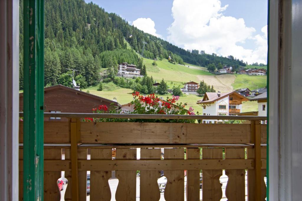 Chalet Madrisa Corvara In Badia Bagian luar foto