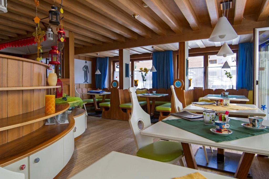 Chalet Madrisa Corvara In Badia Bagian luar foto