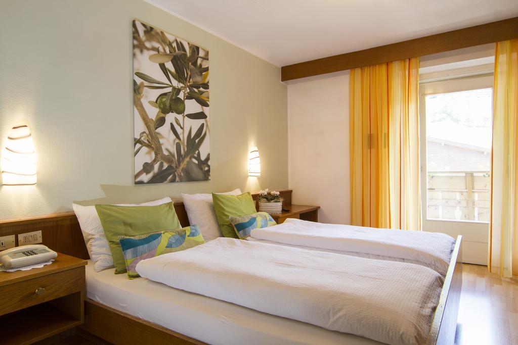 Chalet Madrisa Corvara In Badia Bagian luar foto