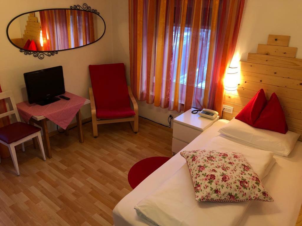 Chalet Madrisa Corvara In Badia Bagian luar foto