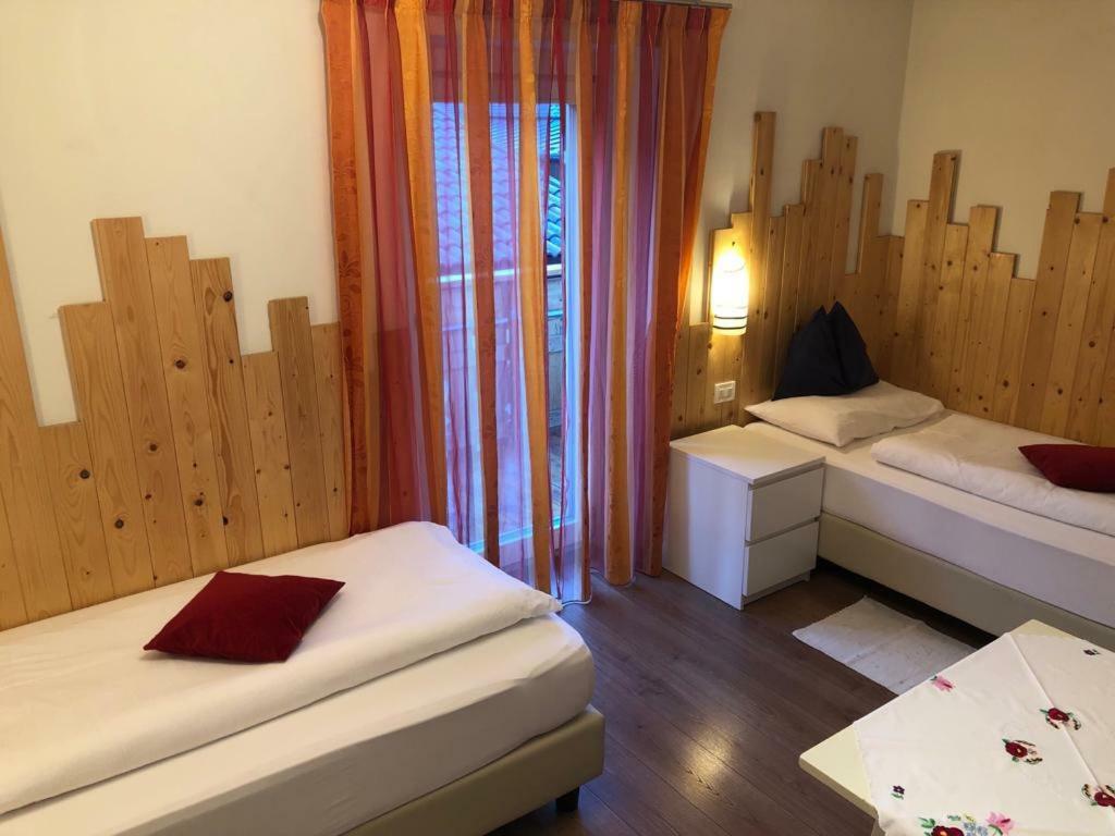 Chalet Madrisa Corvara In Badia Bagian luar foto